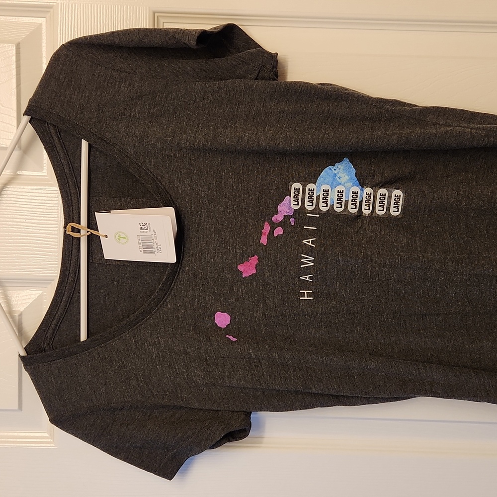 NWT Cariloha Hawaii shirt